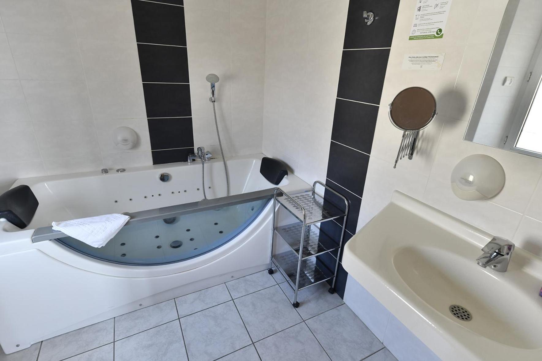 Hostellerie Du Cantal Murat  Exterior foto